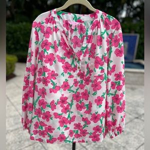 🌸Lilly Pulitzer Rare Alima top size L in Flowers and Trees print